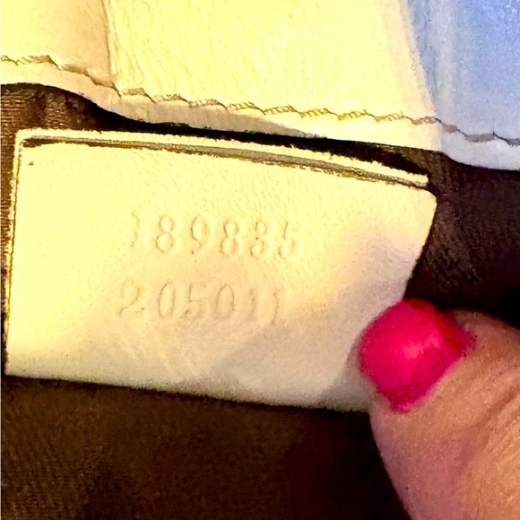 !!GG Canvas Medium Abbey Hobo!! - Picture 9 of 13